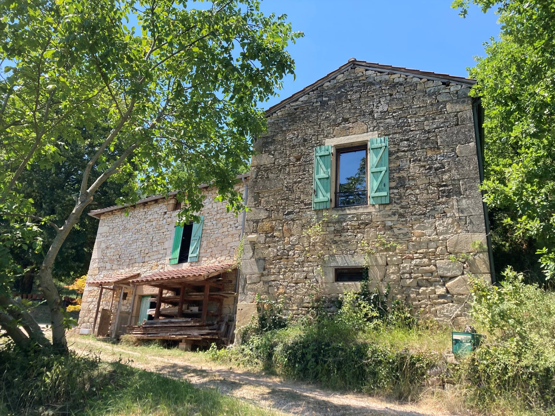 Delightful stone house with breathtaking views, close to Figeac