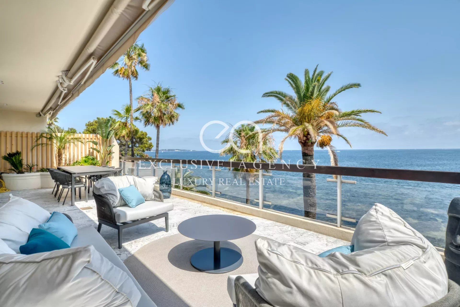 Cannes Palm Beach 4-kamer appartement 90m² direct aan zee