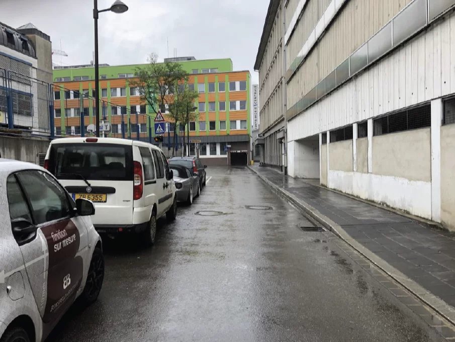 Emplacement de parking rue du Commerce, Luxembourg-Gare