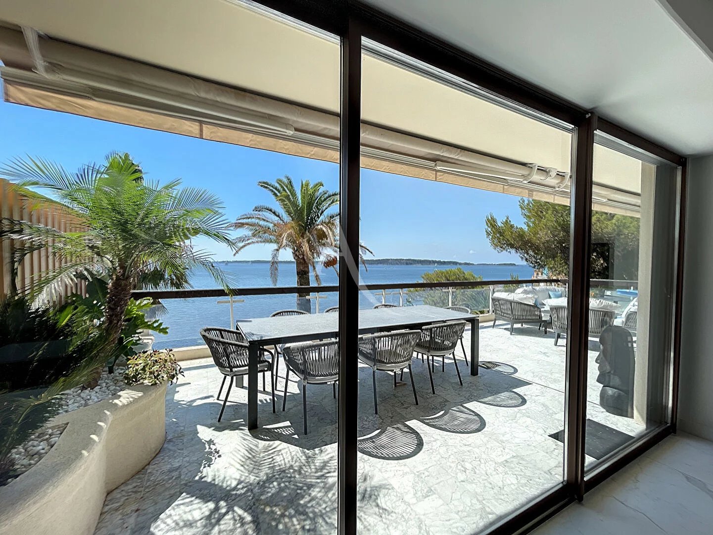 7270253-Cannes - Pointe Palm Beach - appartement 4 pièces - vue mer - Dernier étage