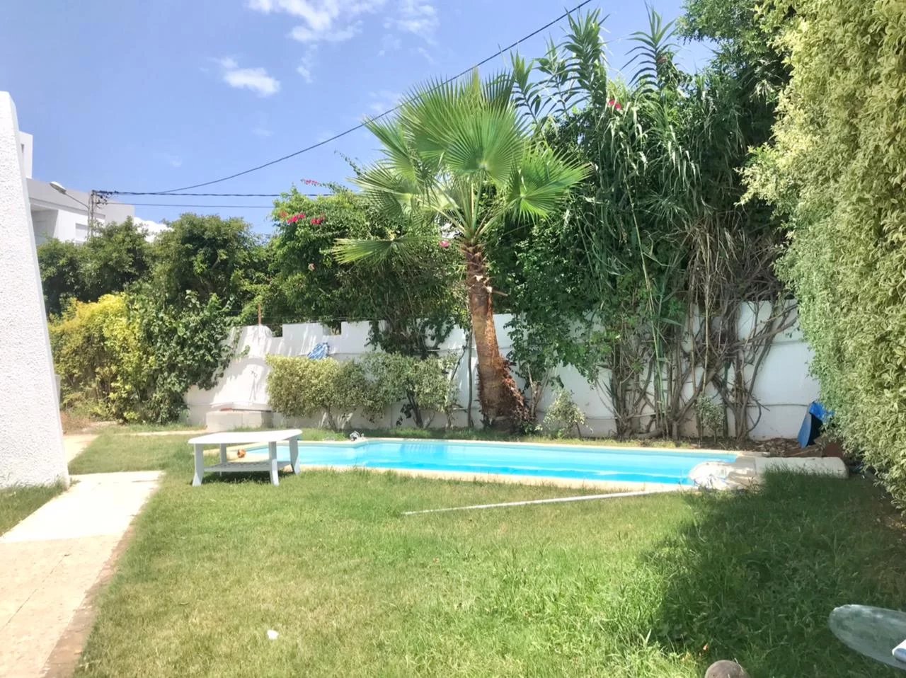 Location d'une villa avec piscine à La Marsa.