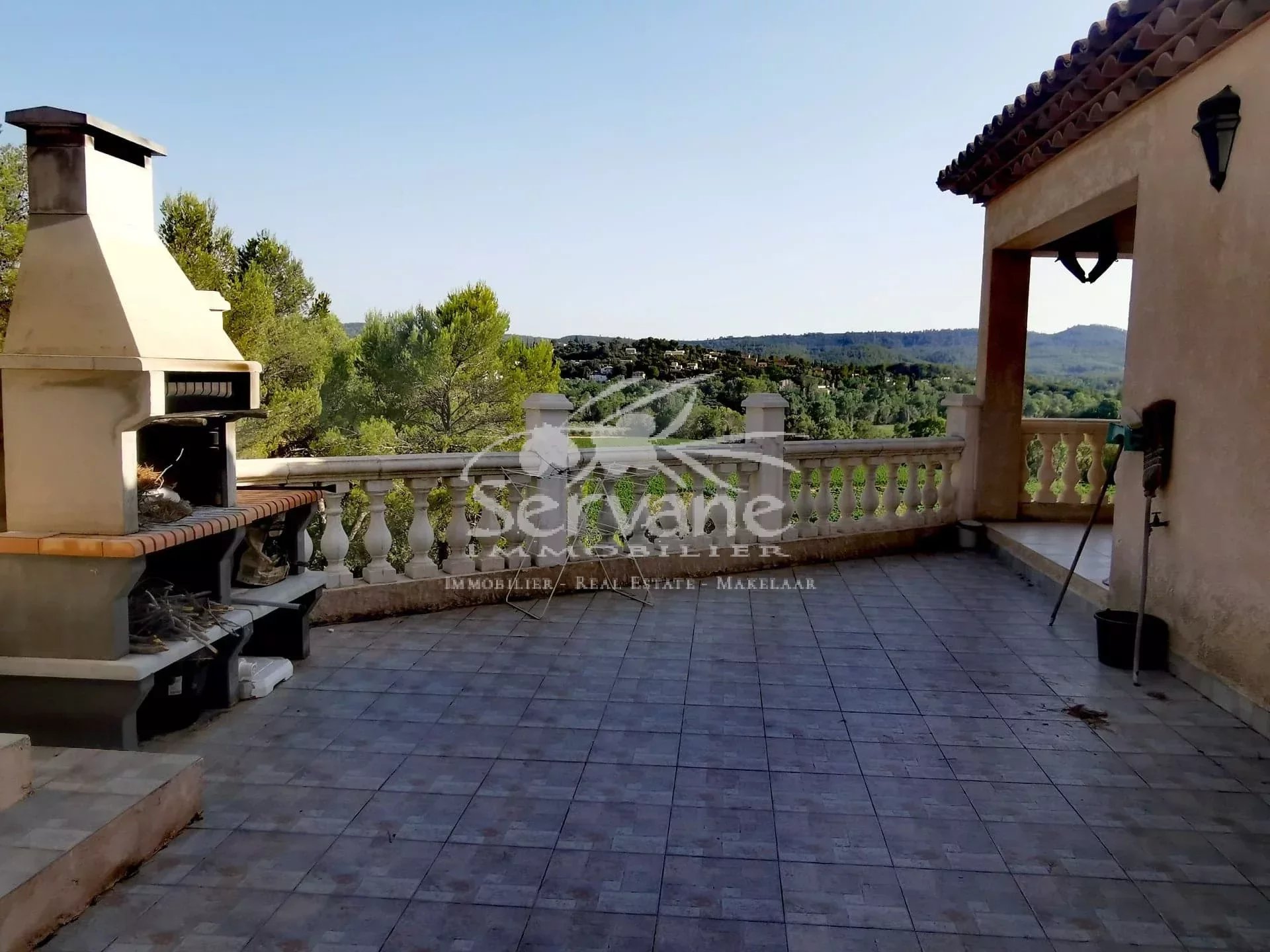 CARCES 4 BEDROOMS VILLA WITH POOL AND VIEW