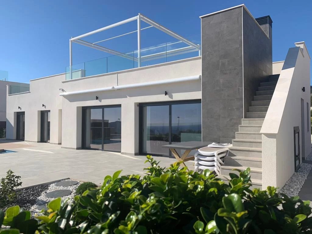 Villa neuve avec vue mer à vendre à Polop