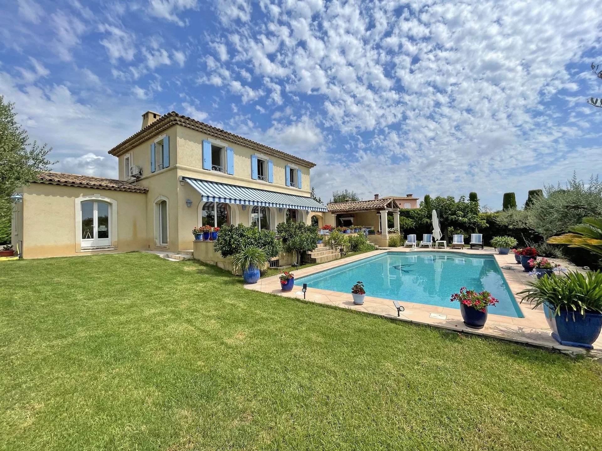 Beautiful villa with a big swimming pool