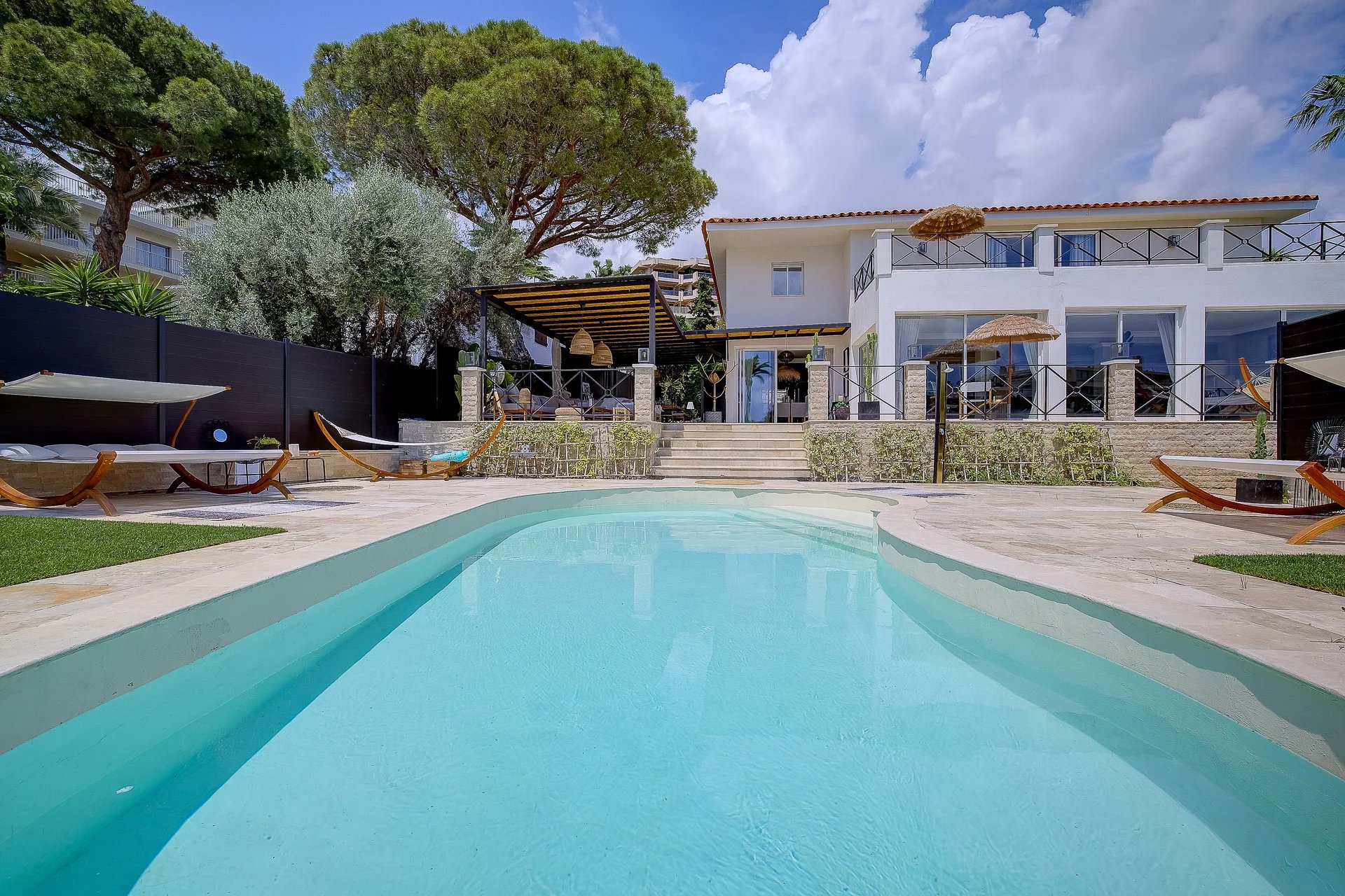 VILLA CONTEMPORAINE - CANNES