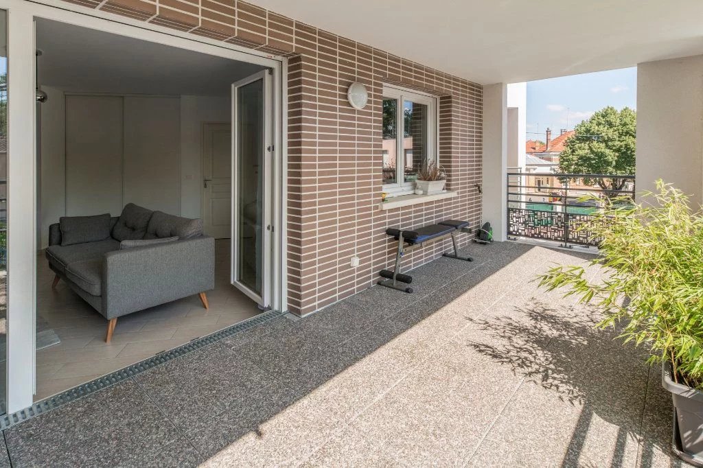 Appartement  F3 67 m² avec terrasse et 2 parkings