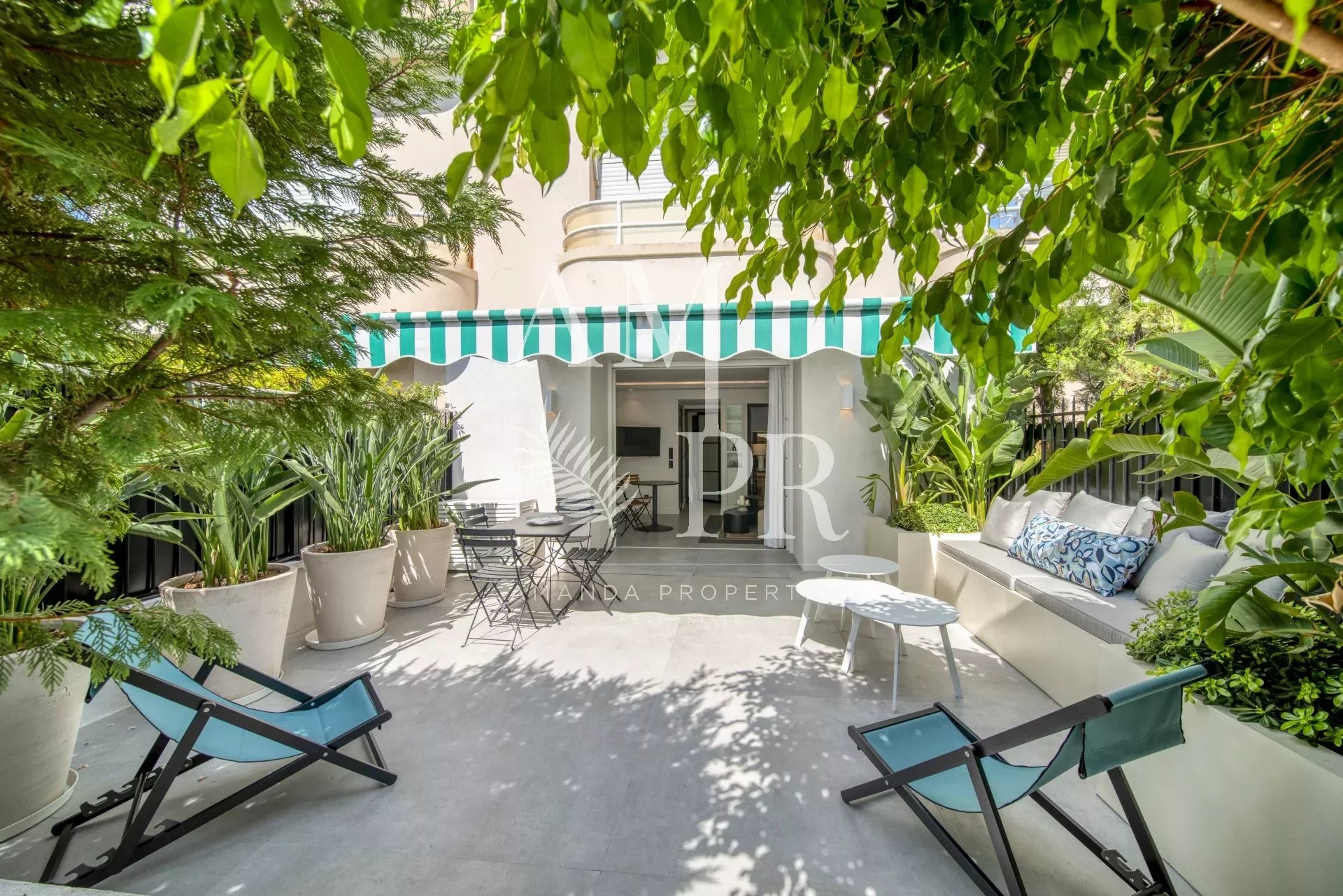 Cannes Croisette - Charming 3 room flat - Garden level - Ideal Rental Investment