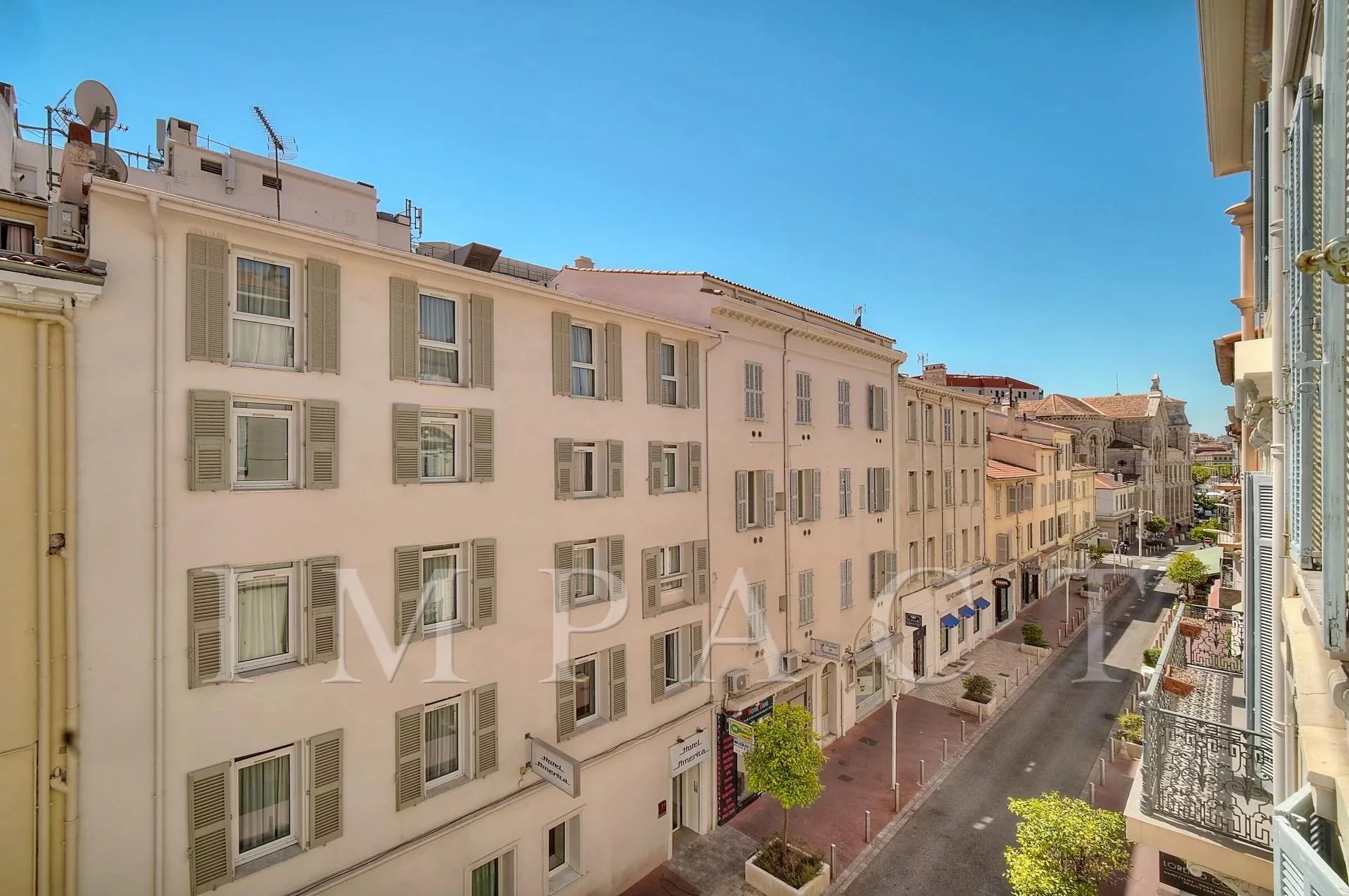 Location Appartement moderne cœur de Cannes 