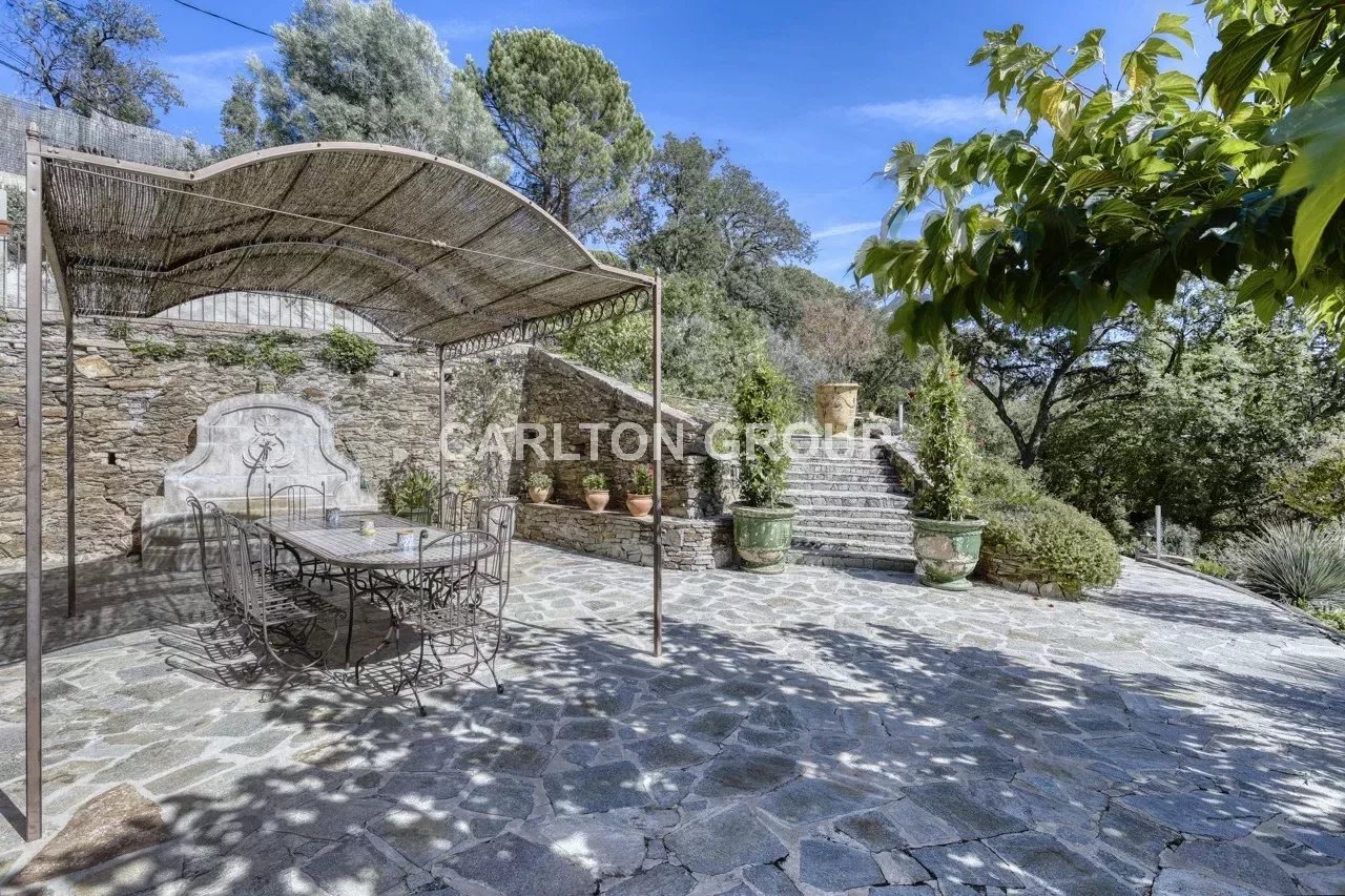 Superb restored natural stone Provençal house with a beautiful view, pool and tennis court.