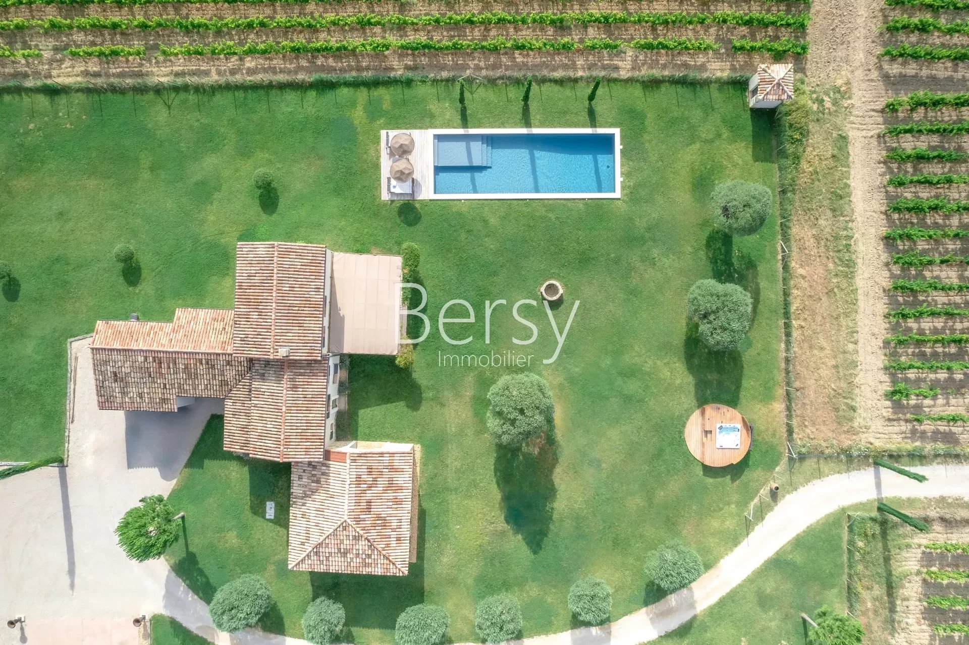 ★LUX Property 360° VIEW Pool & Hot Tub★ BERSY LUXURY PROPERTIES® ★ Unique Mont Ventoux view ★
