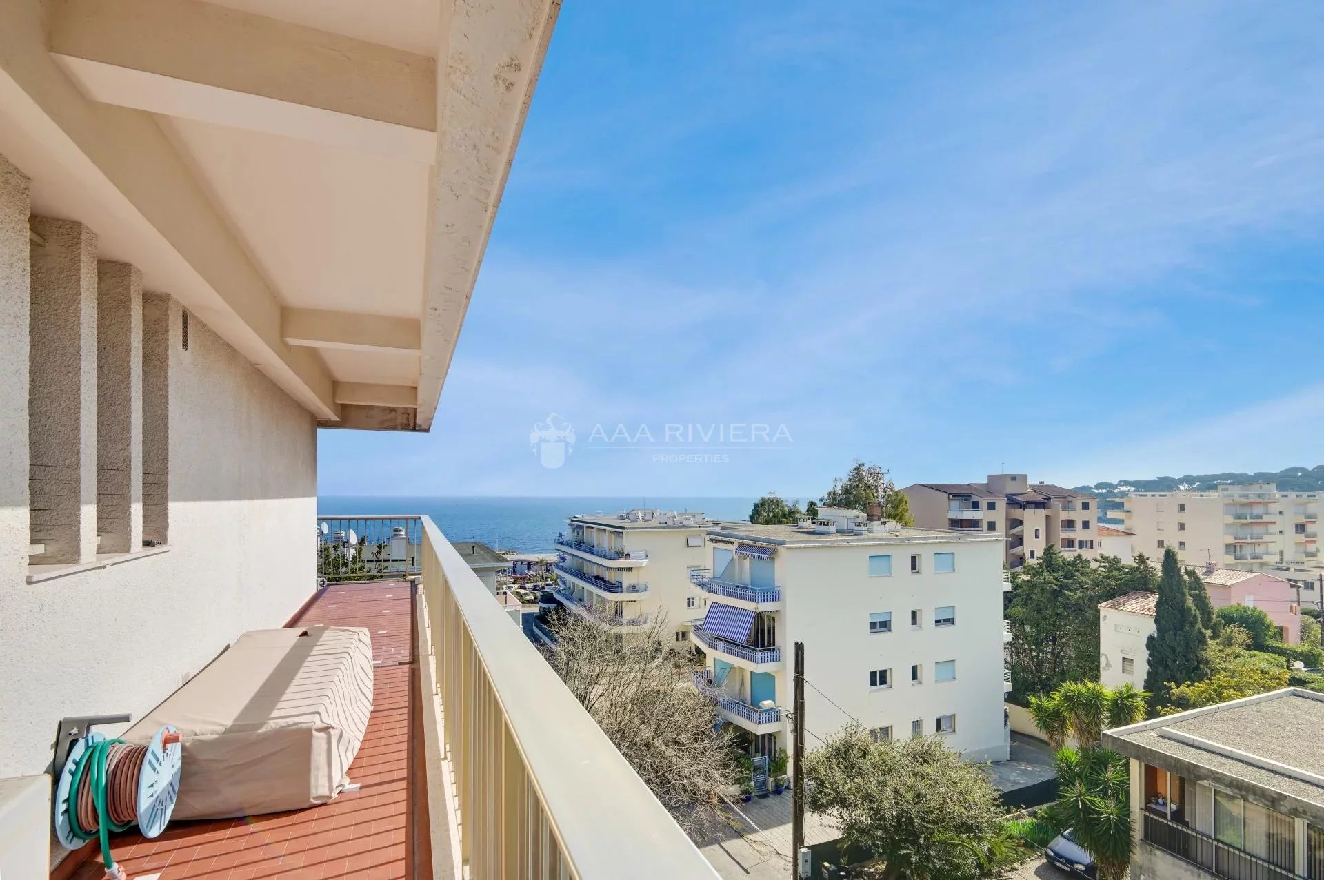 VENDU - Co-Exclusivité - Antibes - Quartier de l'Ilette - 4 pièces avec vue mer panoramique - piscine