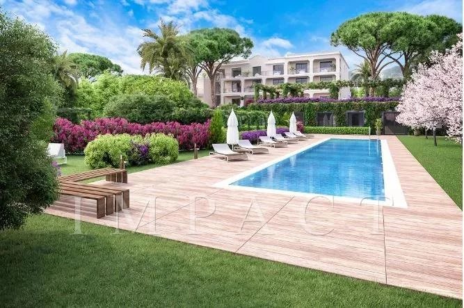 Cap d'Antibes sea view apartment for sale 