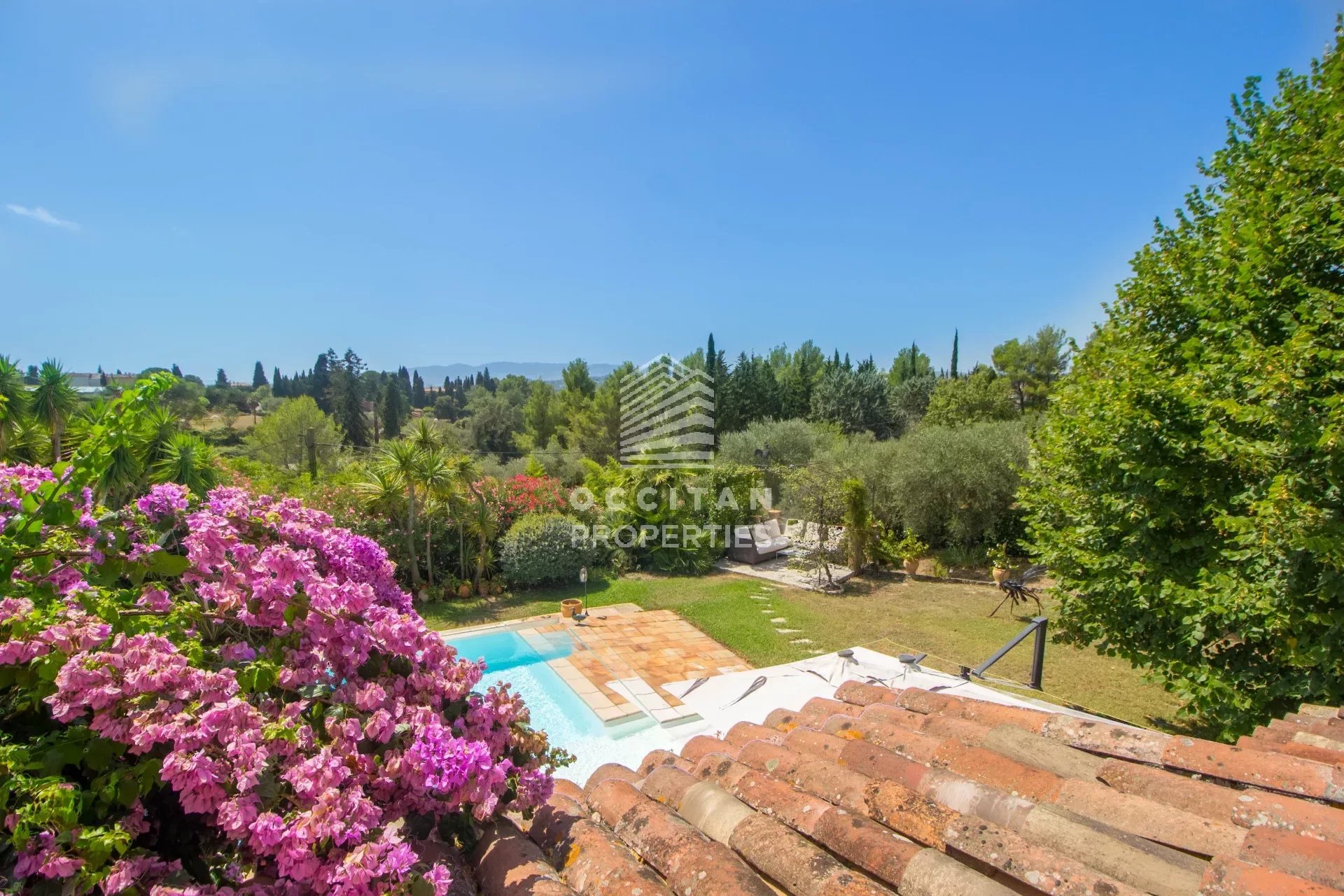 Family home with an amazing view at 10 minutes from Valbonne