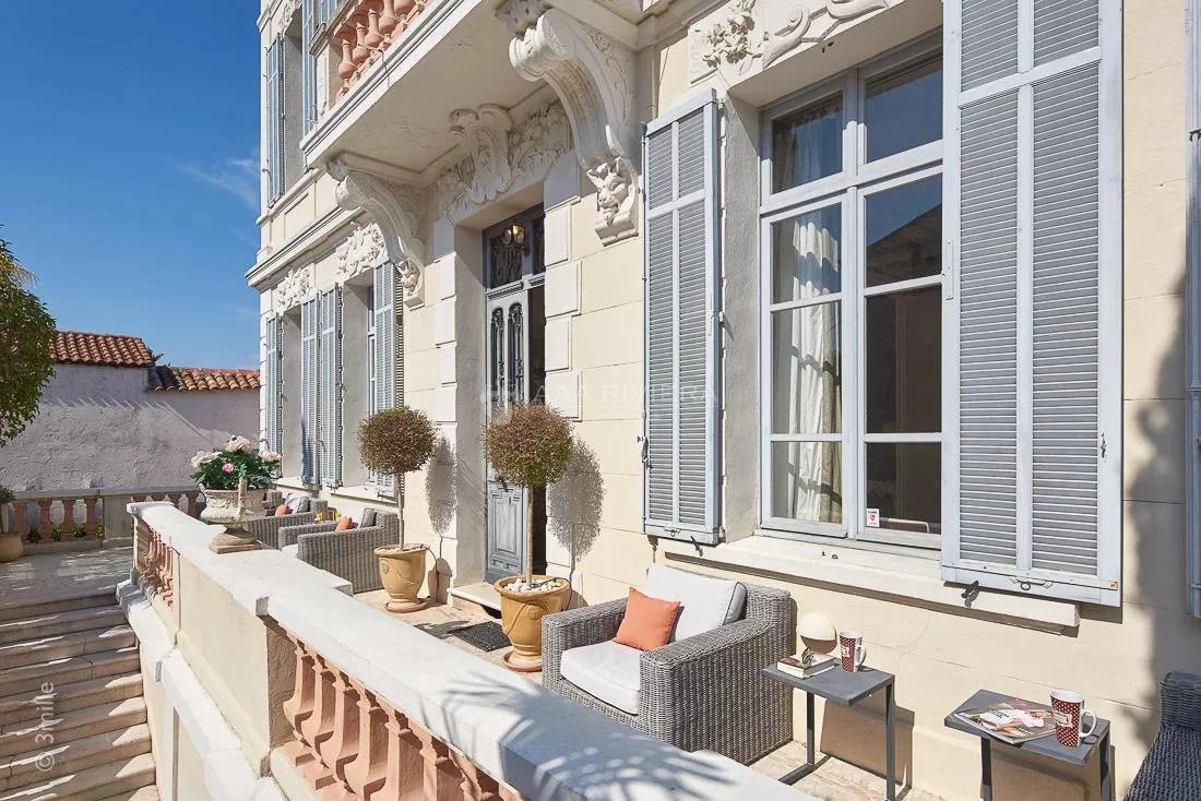 SOLD - Vallauris - Elegant Belle Epoque style townhouse with heated pool