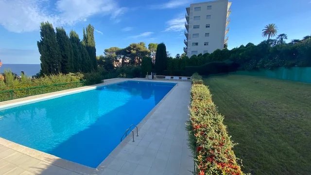 ROQUEBRUNE CAP MARTIN - STUDIO DE 29.83M² AVEC PARKING