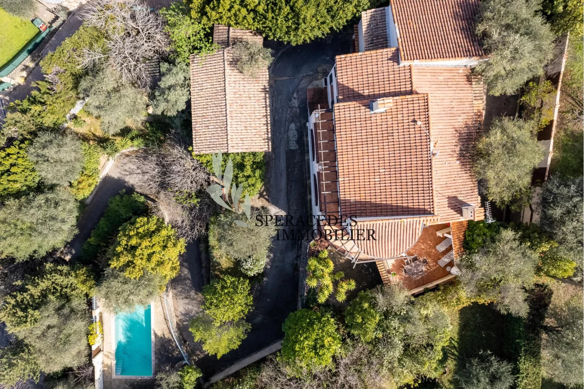 Grasse - Architect's villa with pool