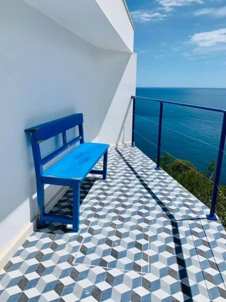 Moderne villa met adembenemend zeezicht