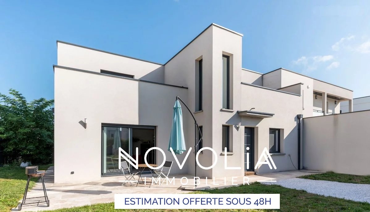 Achat Maison Surface de 153 m²/ Total carrez : 127 m², 5 pièces, Saint-Priest (69800)