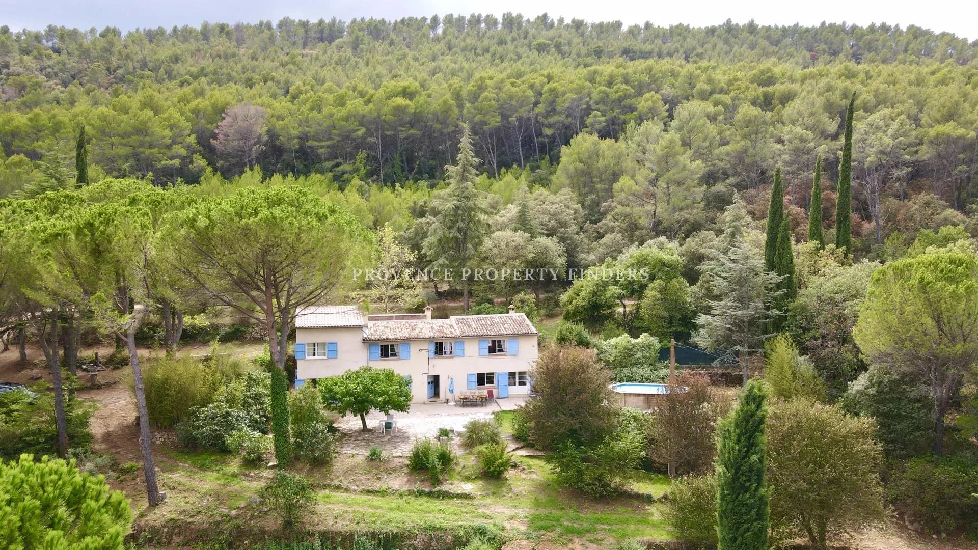Charmant Mas Provençal,  4 Chambres, au calme (7,5 ha.)