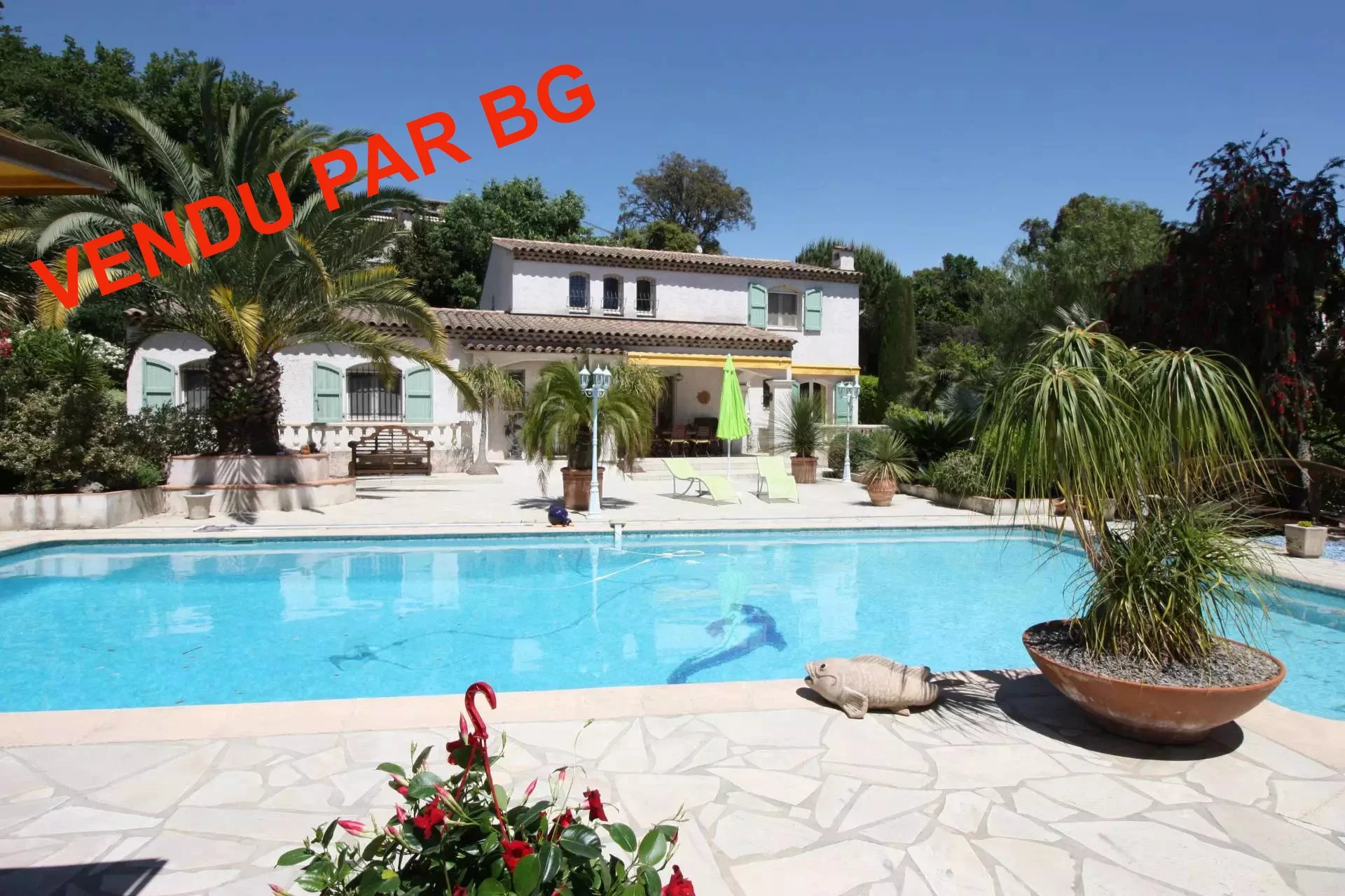Villa with swimming-pool