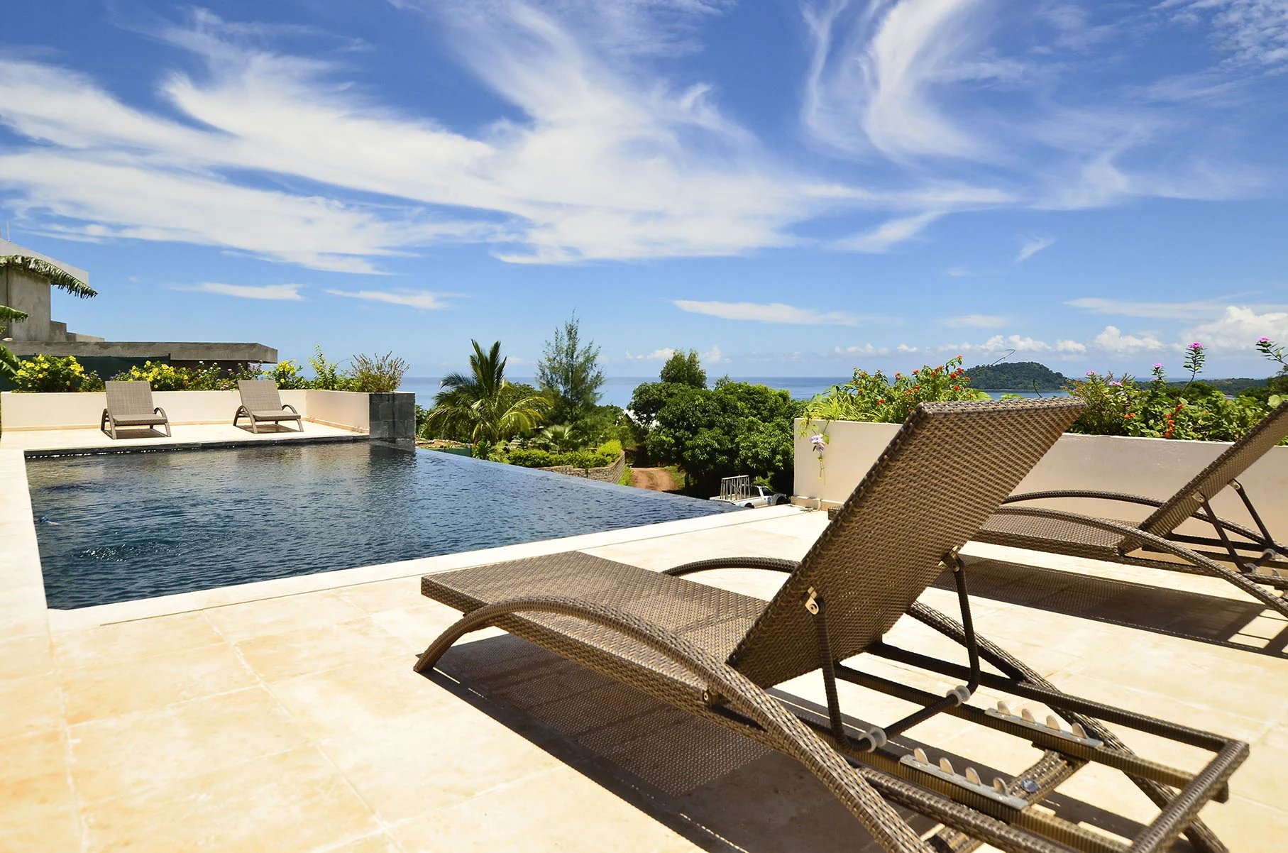 Superbe villa avec piscine et panorama océan