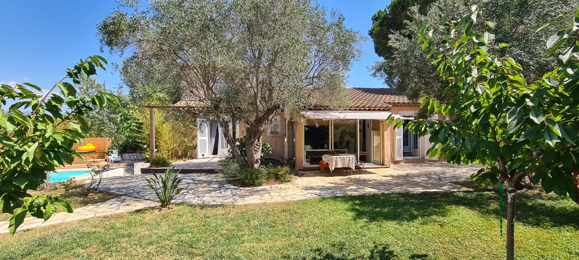 6 ROOMS VILLA with POOL AT FREJUS RESIDENTIAL AREA