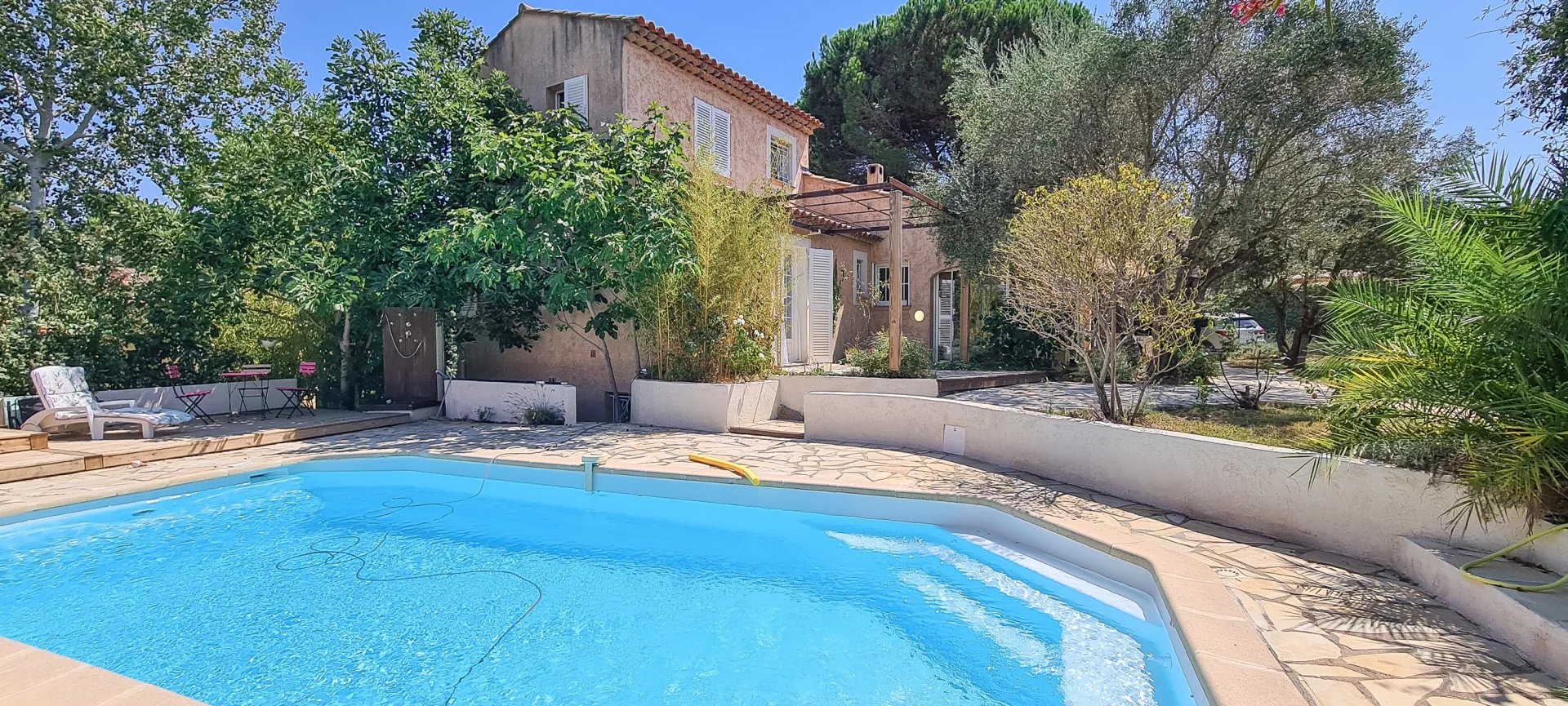 6 ROOMS VILLA with POOL AT FREJUS RESIDENTIAL AREA