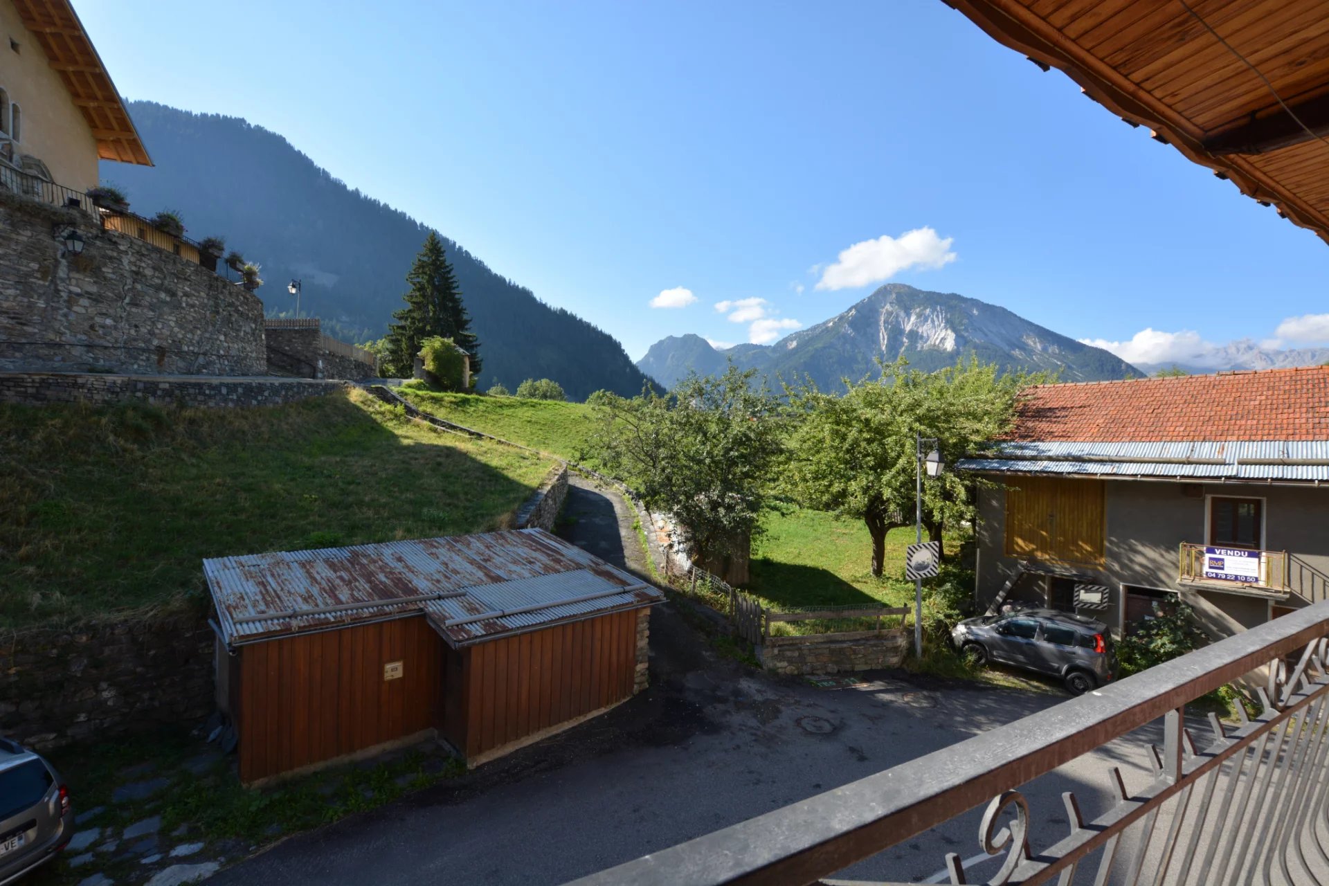Large village house near ski lifts
