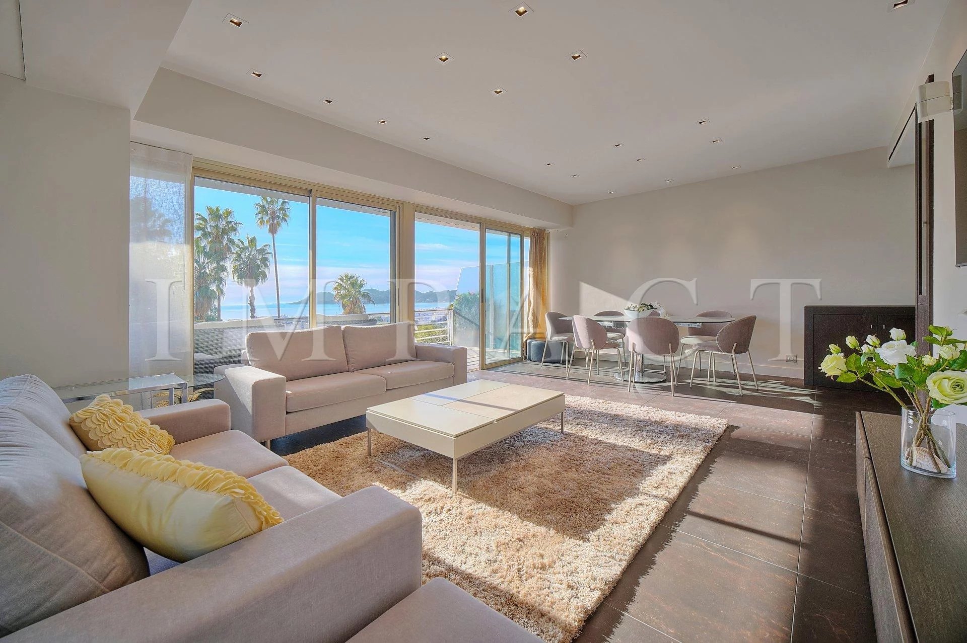 Cannes Californie apartment for rent sea view