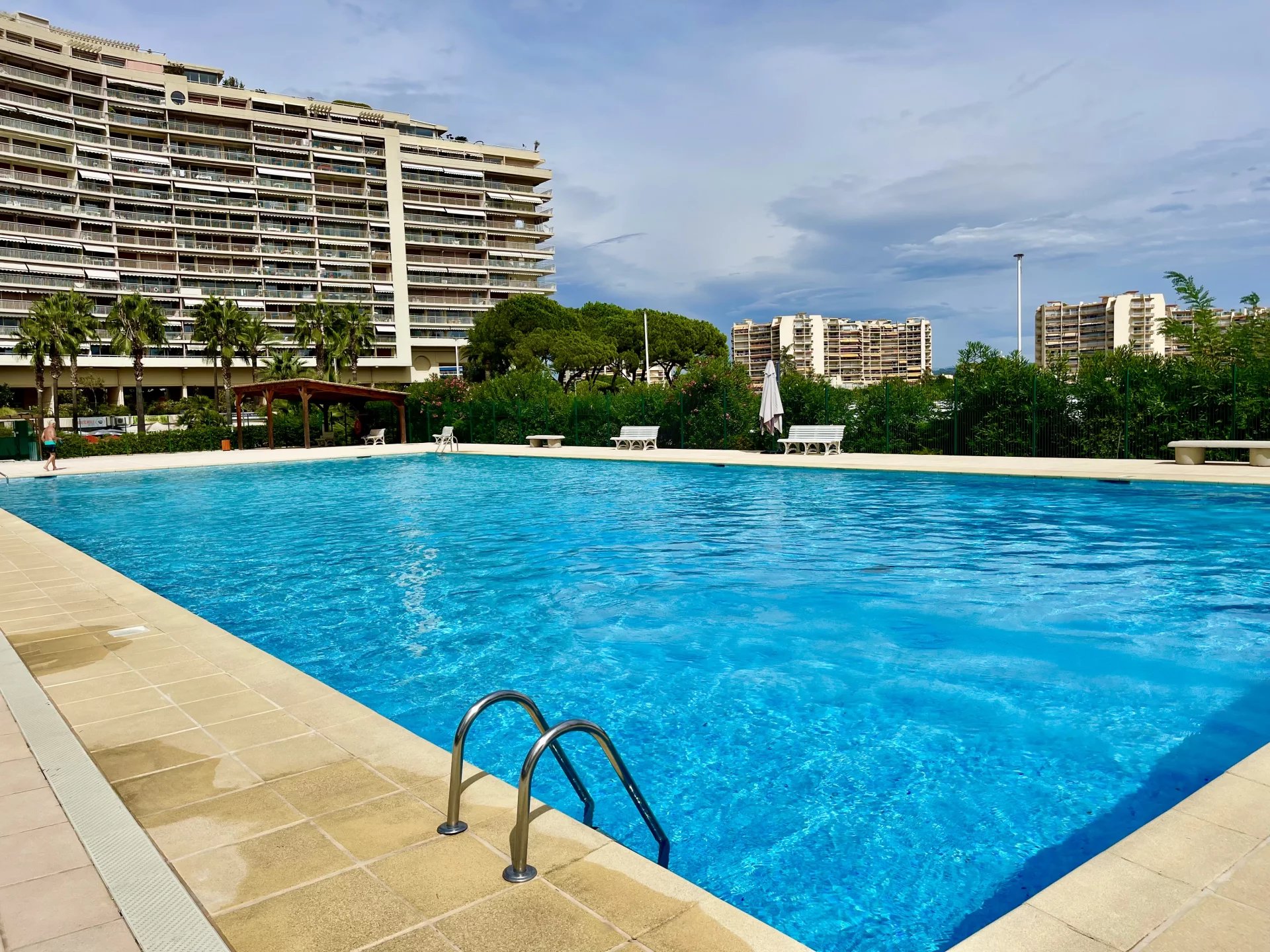 MANDELIEU VIEW PEAR AND SWIMMING POOL SALE 2 ROOMS