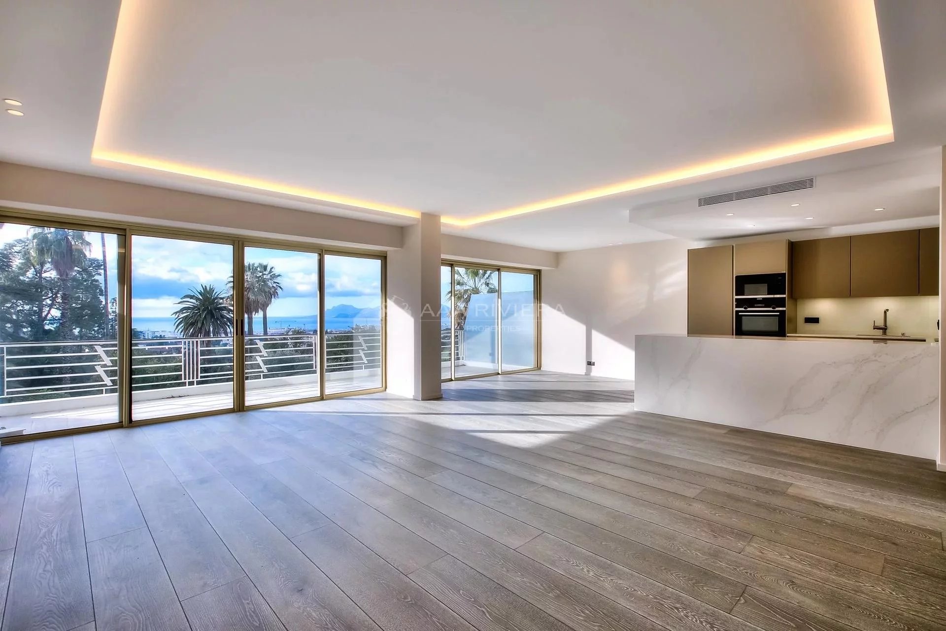 SOLD - CANNES CALIFORNIE - In sought after residence, with that all important sea view