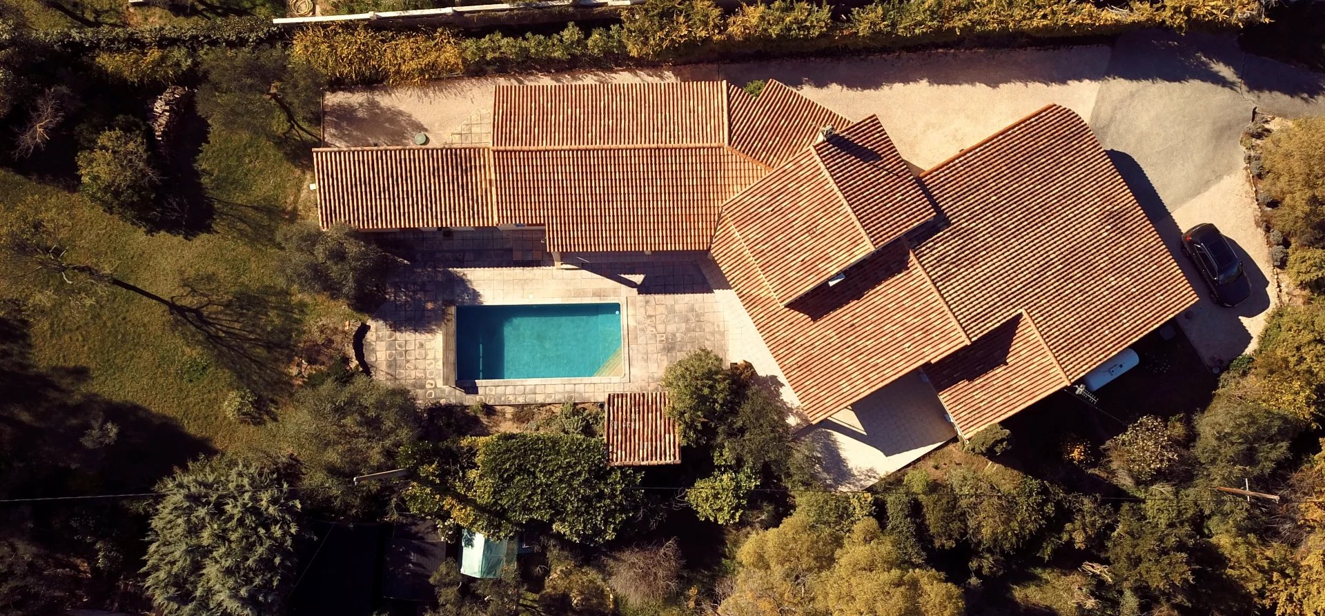 Le Val, 335 m2 villa on a 6300 m2 plot of land
