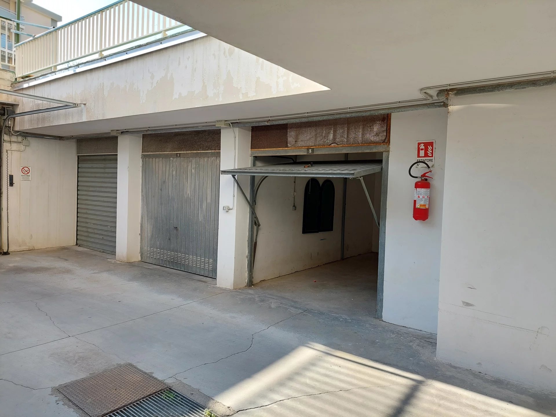 Vente Garage - Vintimille (Ventimiglia) Le Logge - Italie