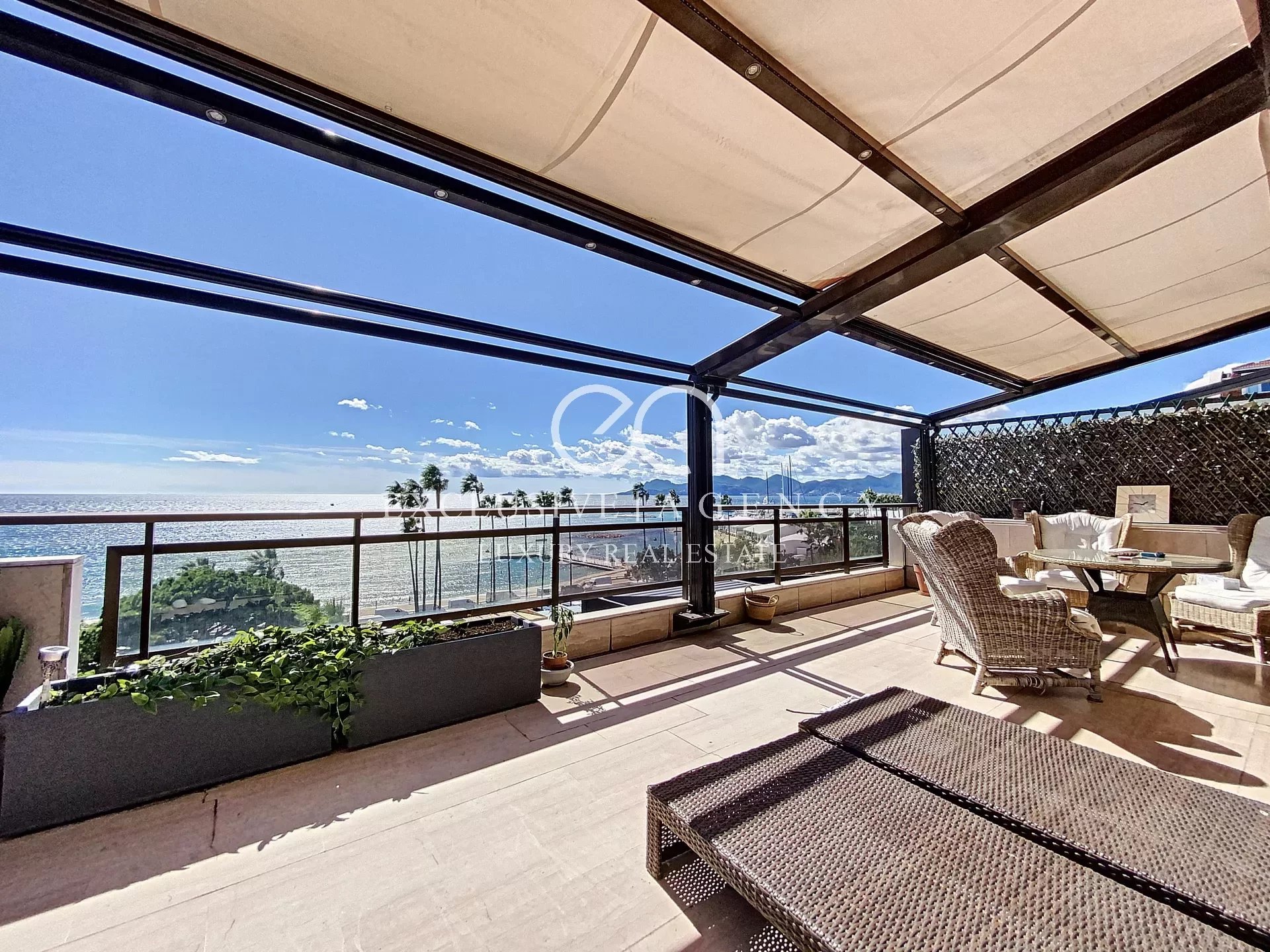 Cannes Croisette uitzonderlijk 5-kamer appartement 202m2 uitzicht op zee