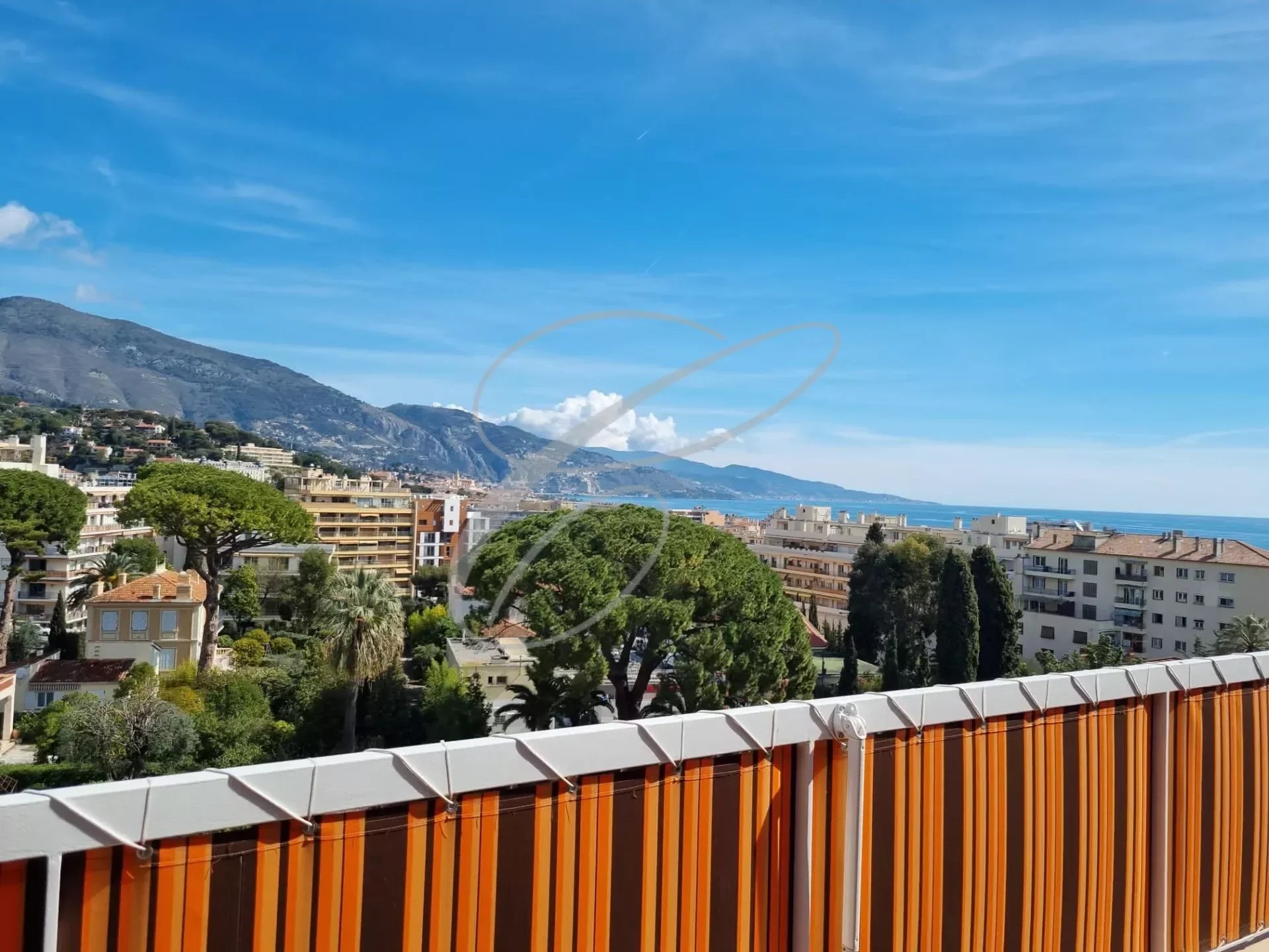 ROQUEBRUNE CAP MARTIN - 3 PIECES DERNIER ETAGE