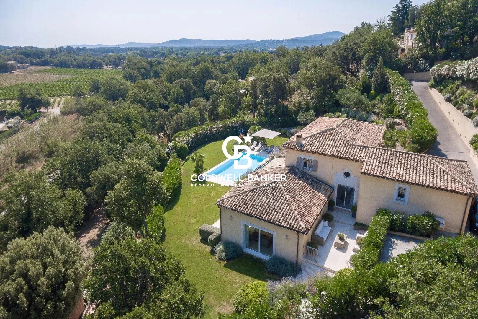 Confortable Villa Provençale Dans Un Domaine Sécurisé Avec Vue sur les Collines et les Vignes
