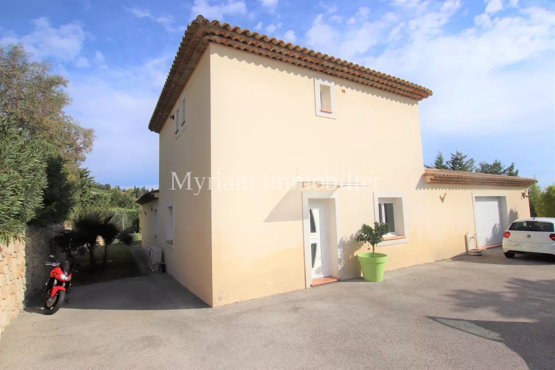 5-room house with swimming pool, open view in GRASSE