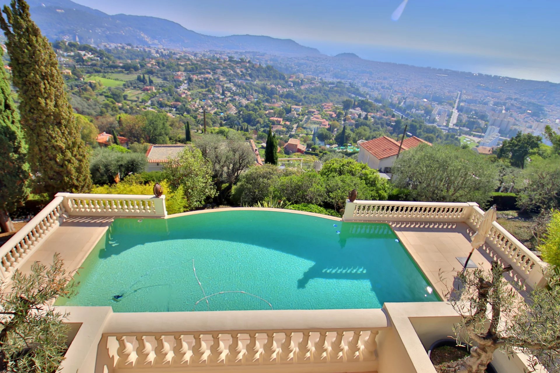 Nice Gairaut villa piscine et vue panoramique