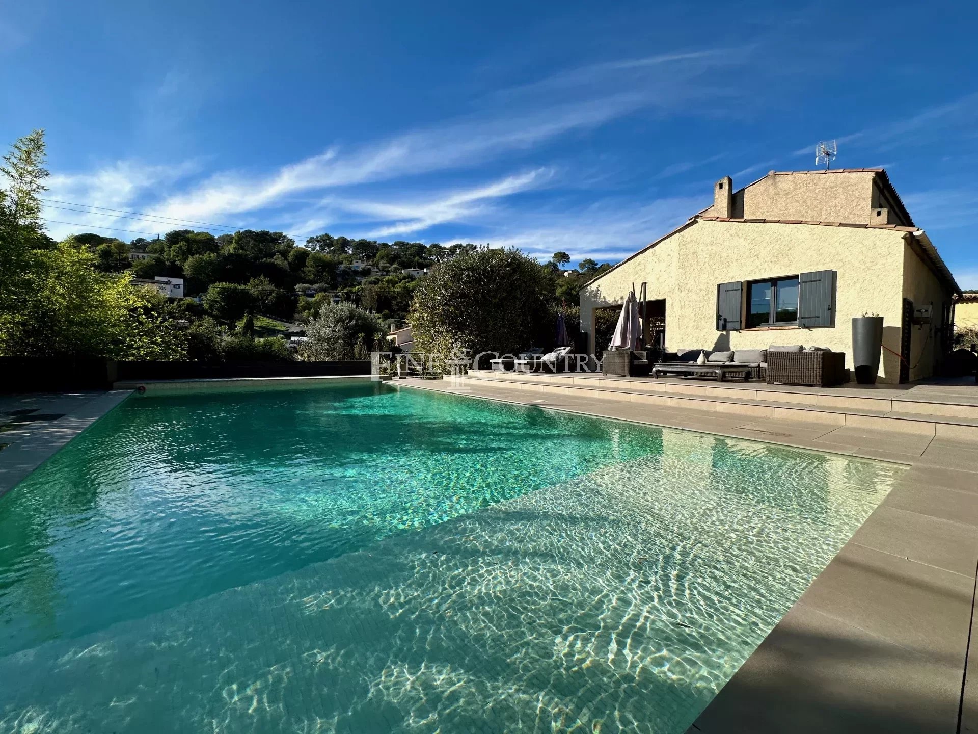 Modernised provencal house for sale in La Colle sur Loup