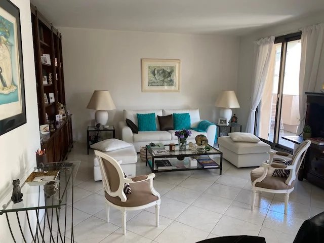 SALE HAUTS DE VAUGRENIER APPARTMENT 3 ROOMS 520 000.-€