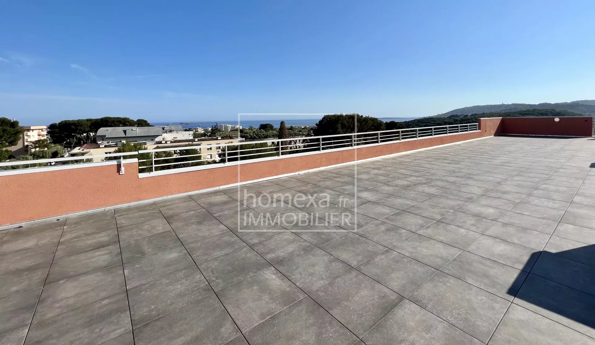 Vente appartement toit-terrasse piscinable Antibes