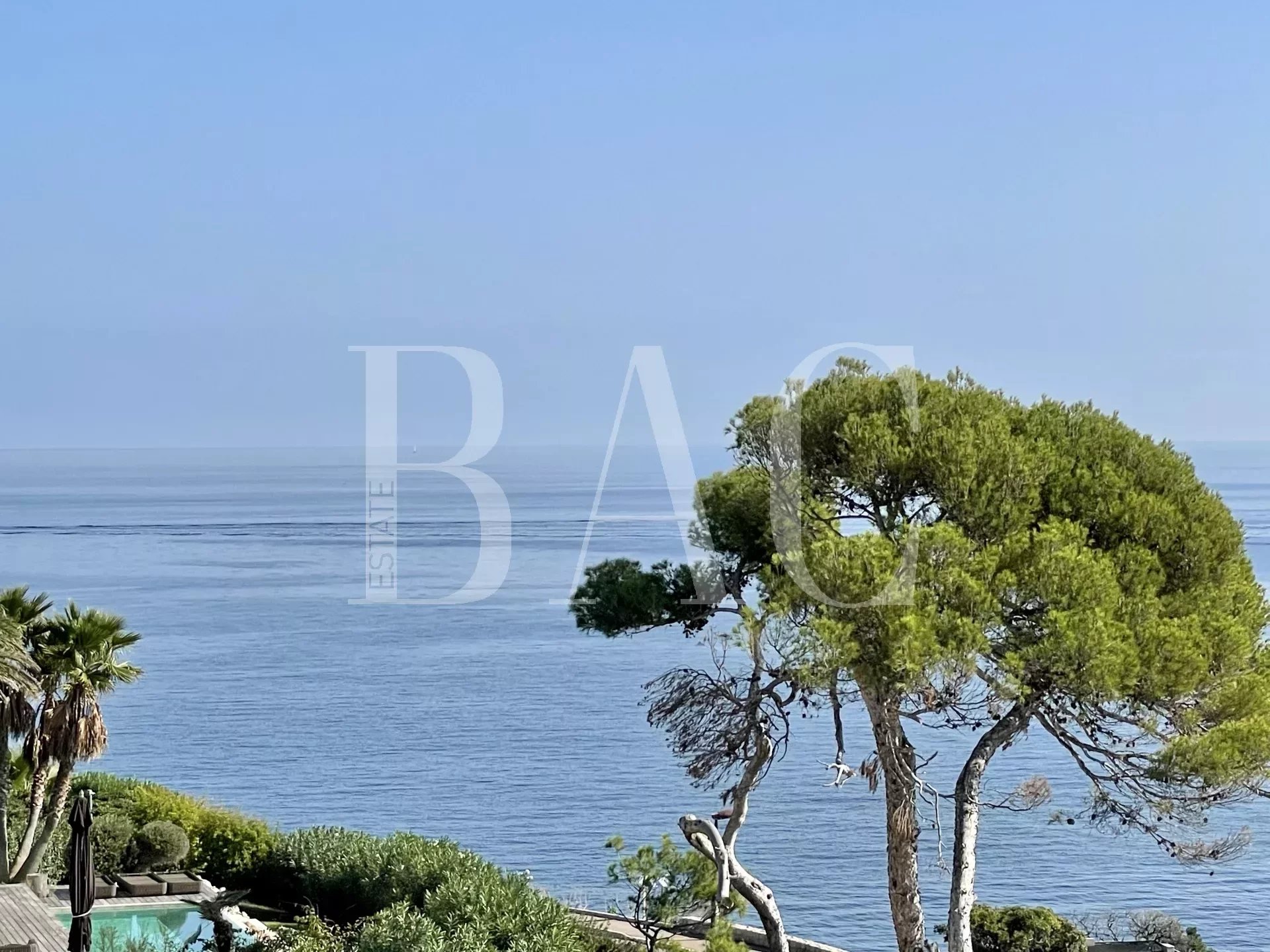 Antibes，Cap d'Antibes区。 带有精美海景的别墅