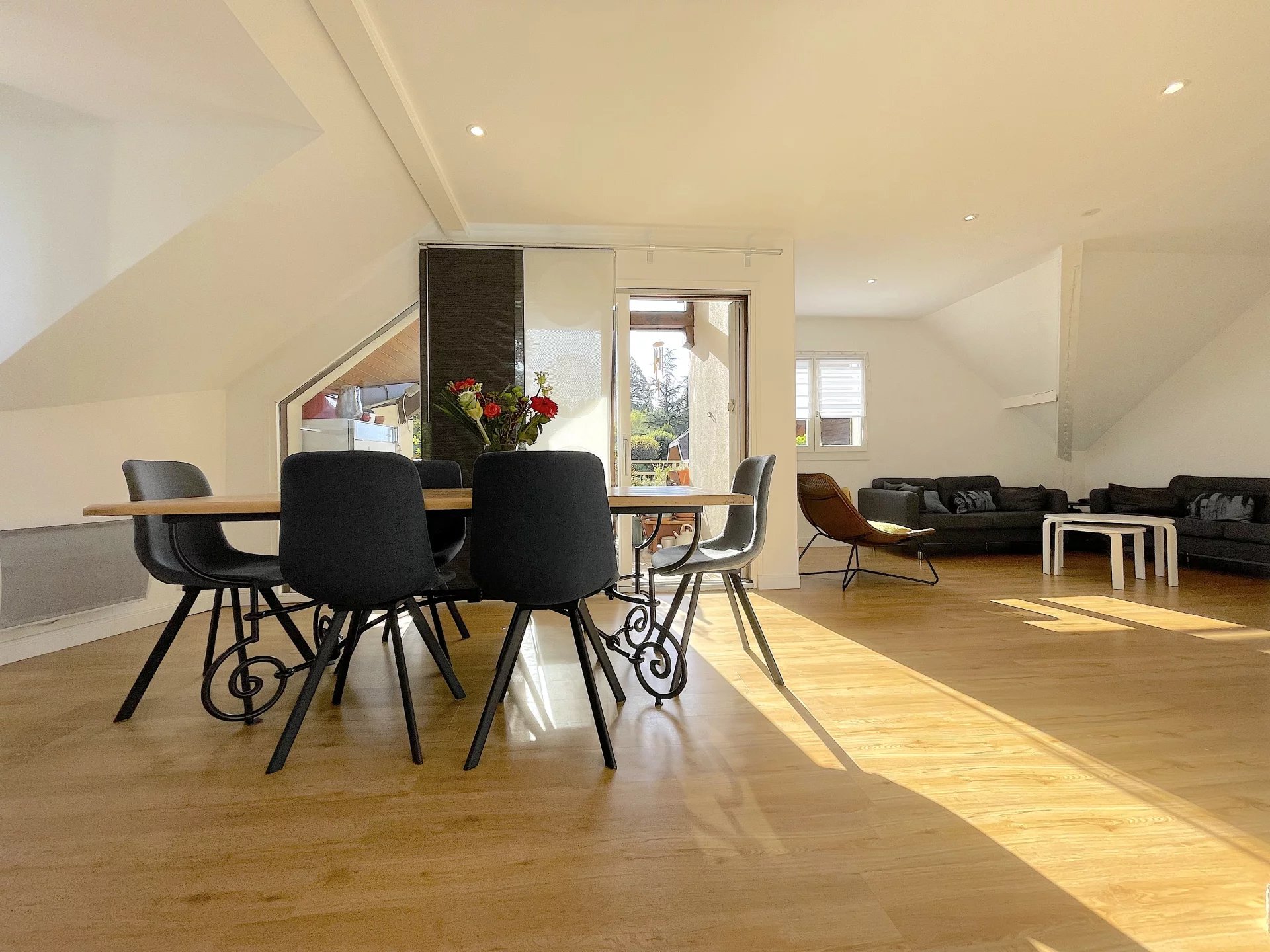 A vendre appartement 3 pièces + mezzanine Menthon-Saint-Bernard - Coeur du village