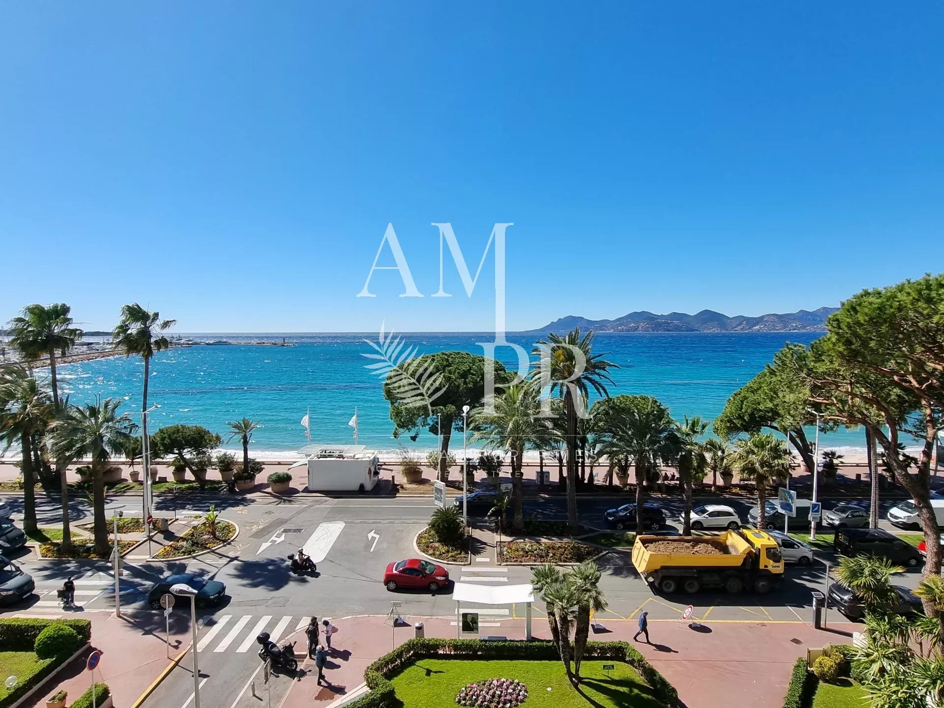 Cannes Croisette - Appartement 3 pièces de 66 m2 - Vue Mer