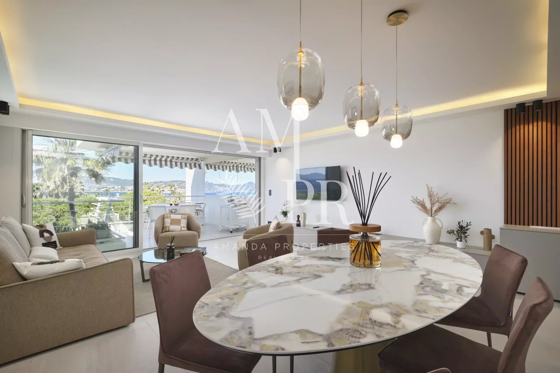 Cannes Pointe Croisette - Appartement 4 pièces - Vue Mer Panoramique