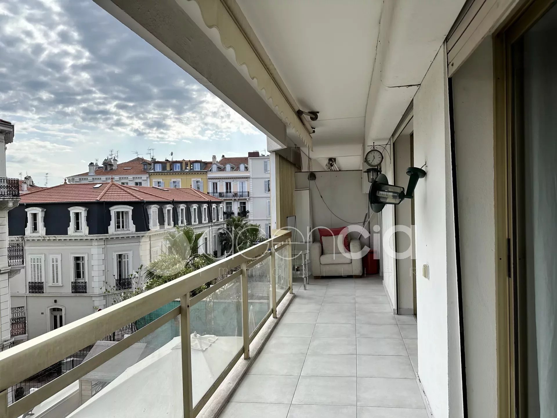 CANNES / BANANE - LARGE 1-BEDROOM OF 60M2 - TERRACE