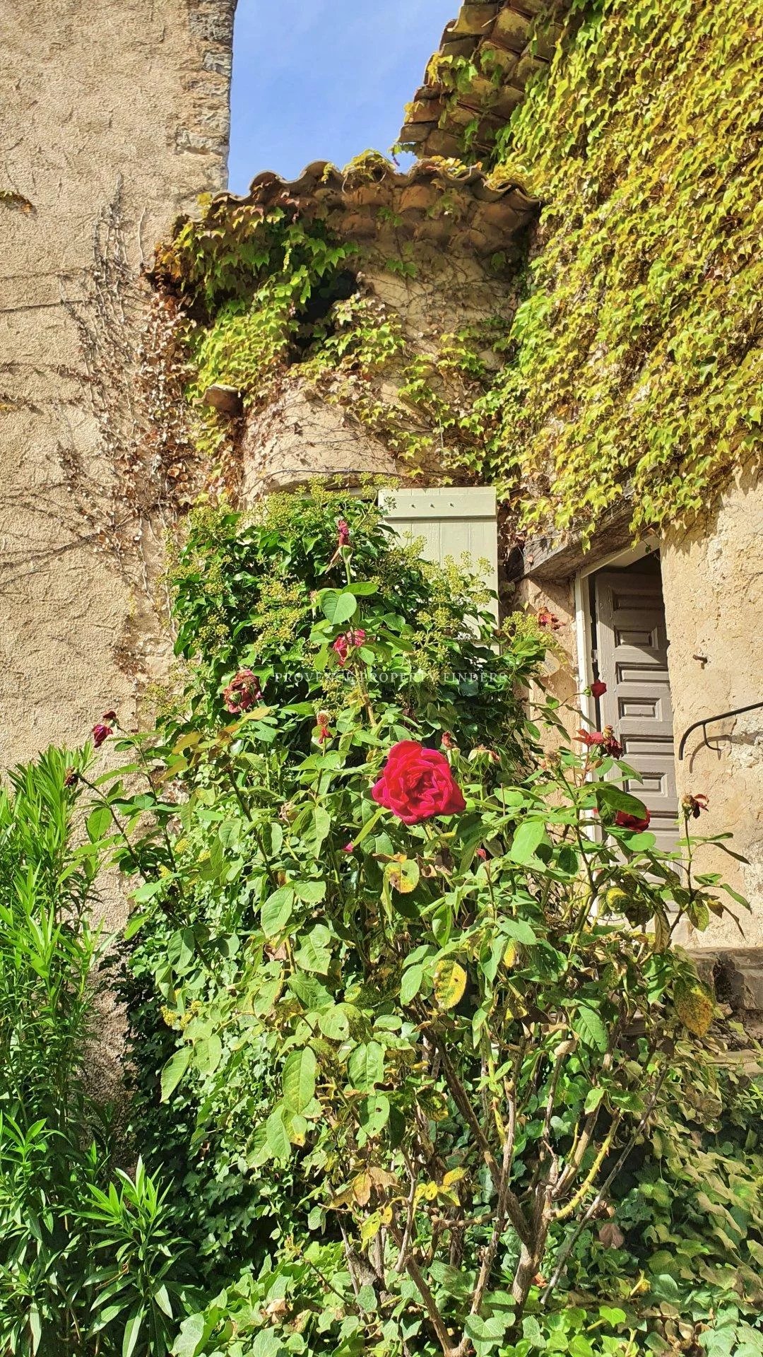B&B. Gerenoveerde oude Provençaalse boerderij, 7 slaapkamers.