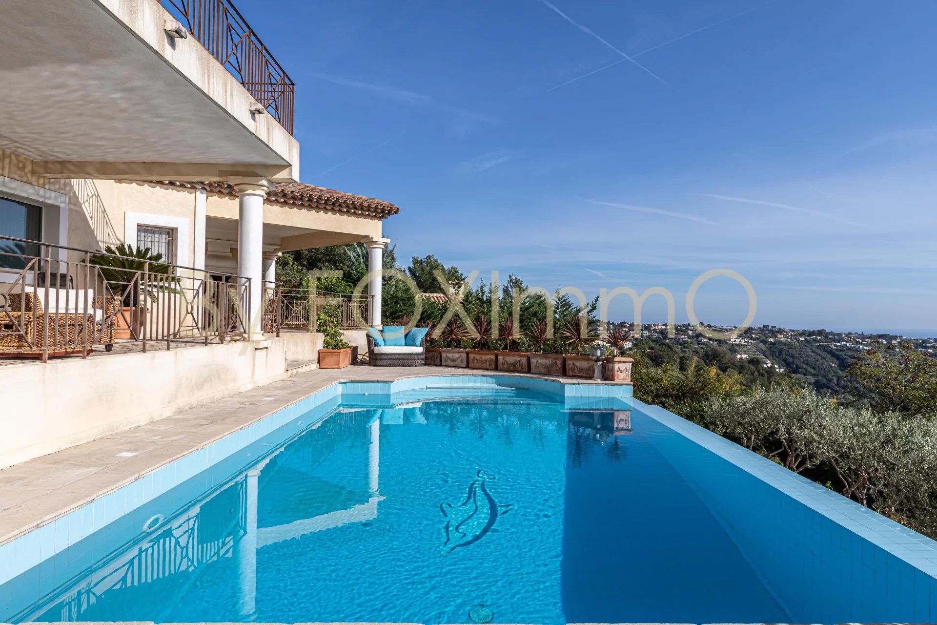 On the French Riviera, magnificent villa with sea view, dominant position and absolute calm