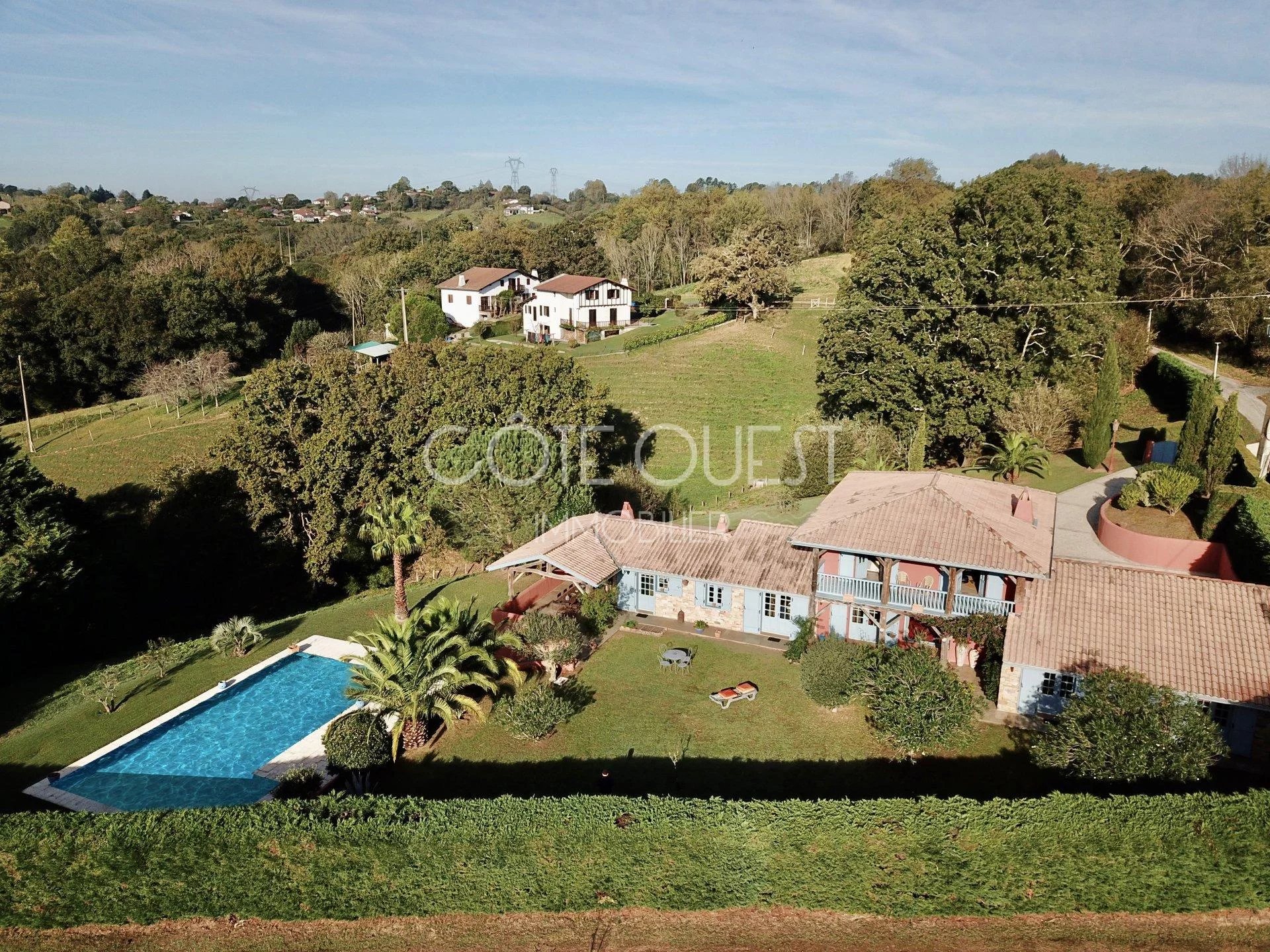 URRUGNE – A 4-BED VILLA WITH A SWIMMING POOL