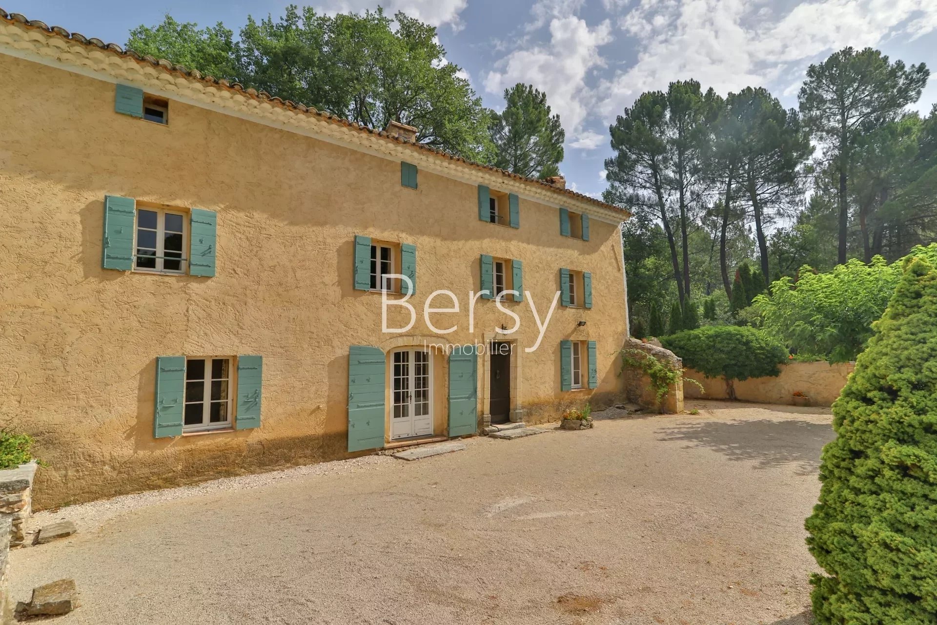 ★Magnificent Bastide on a Park of 2 Hectares★ Surrounded by Vineyards and Landscaped Gardens with Swimming Pool★ Garage and Independent Apartment★